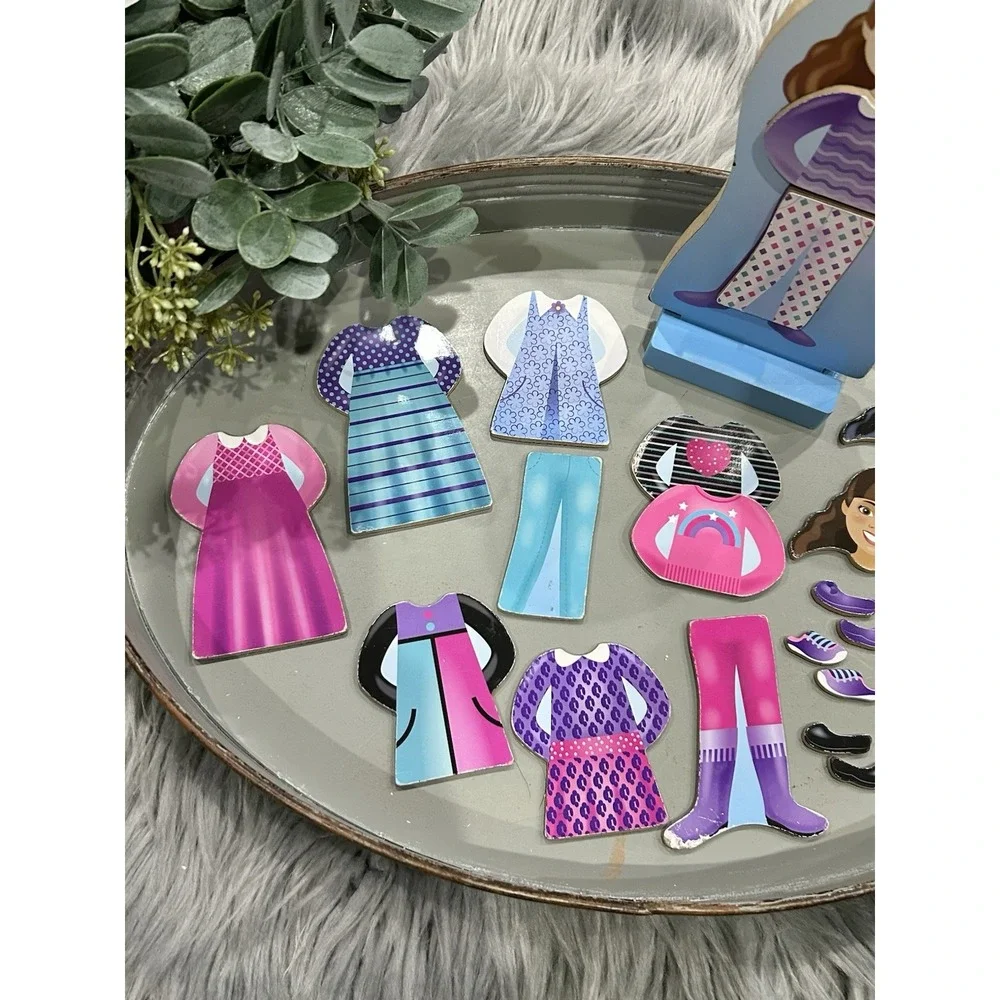 Melissa And Doug Fun Fashions Magnetic Dress-Up Doll Bundle‎